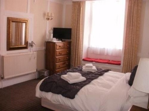 The Crown And Cushion Hotel Windsor Luaran gambar